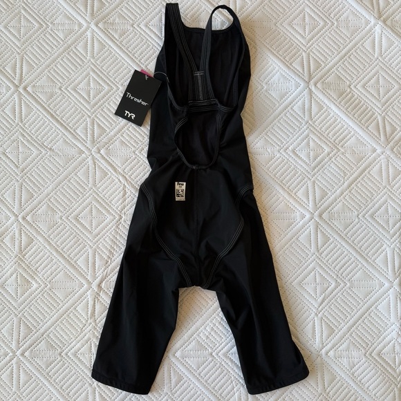 TYR Women’s Thresher Open Back Tech Swimsuit Size 26 Black - Picture 4 of 10